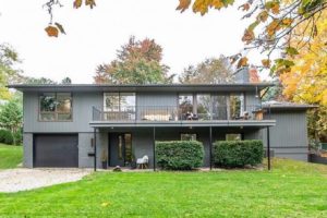689 Westmount Hills Drive