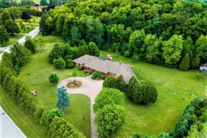 3944 Southwinds Drive