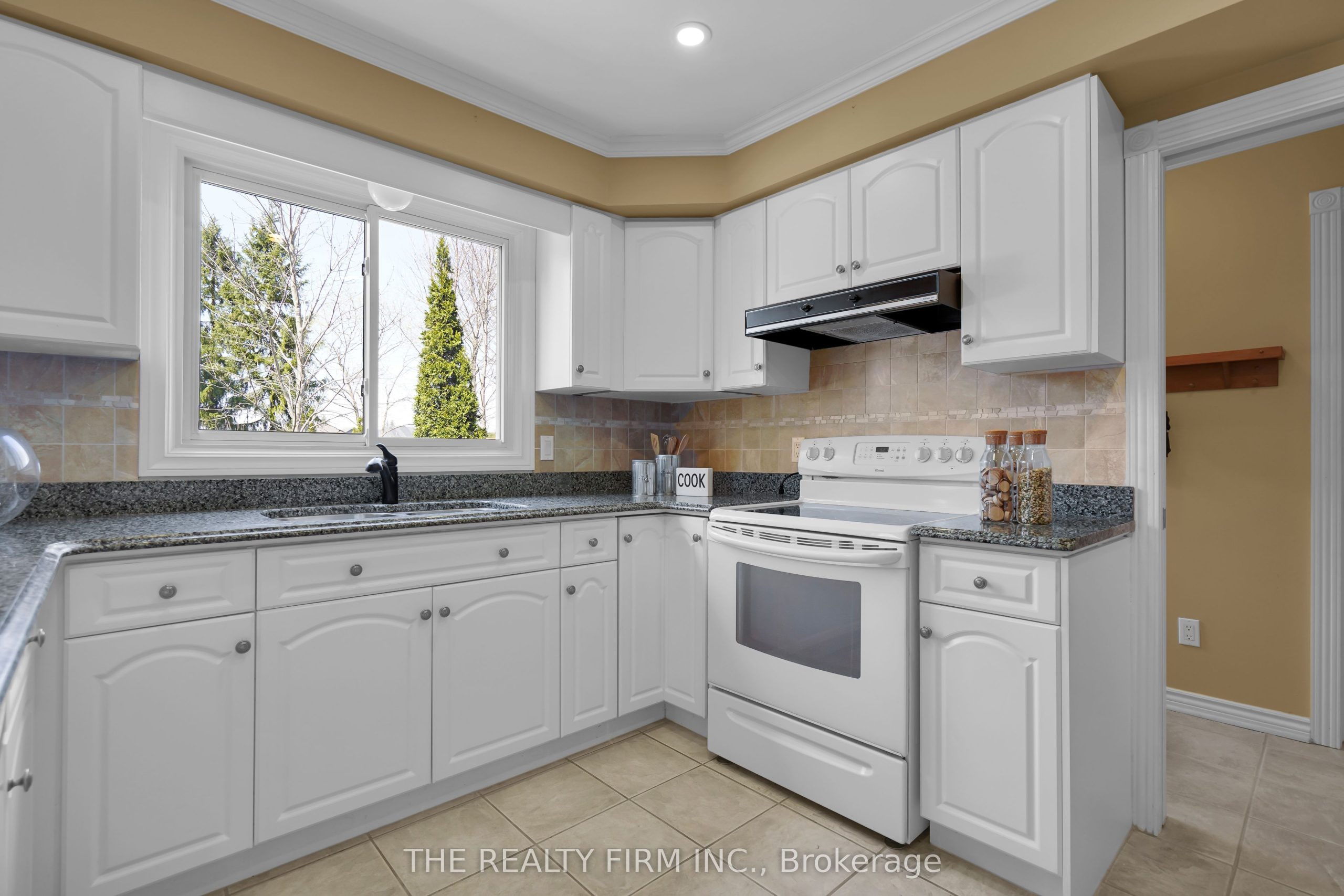 Home of the Week: 7026 Diane Crescent 7026 Diane Crescent London Inc. Realty