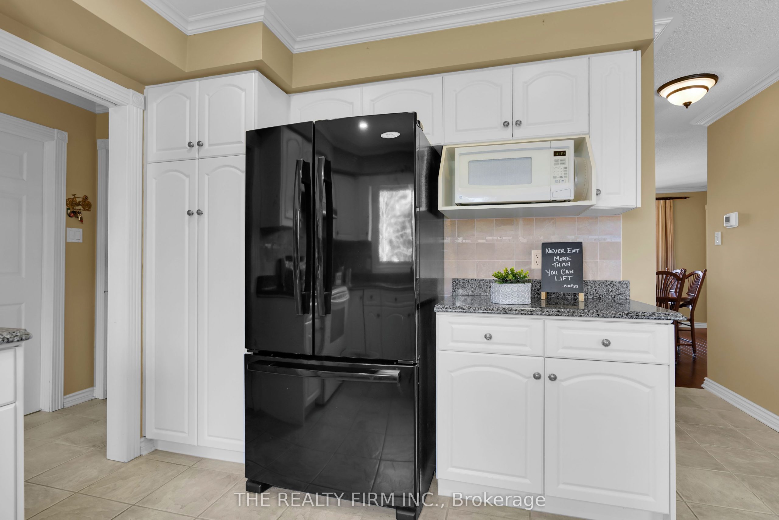 Home of the Week: 7026 Diane Crescent 7026 Diane Crescent London Inc. Realty