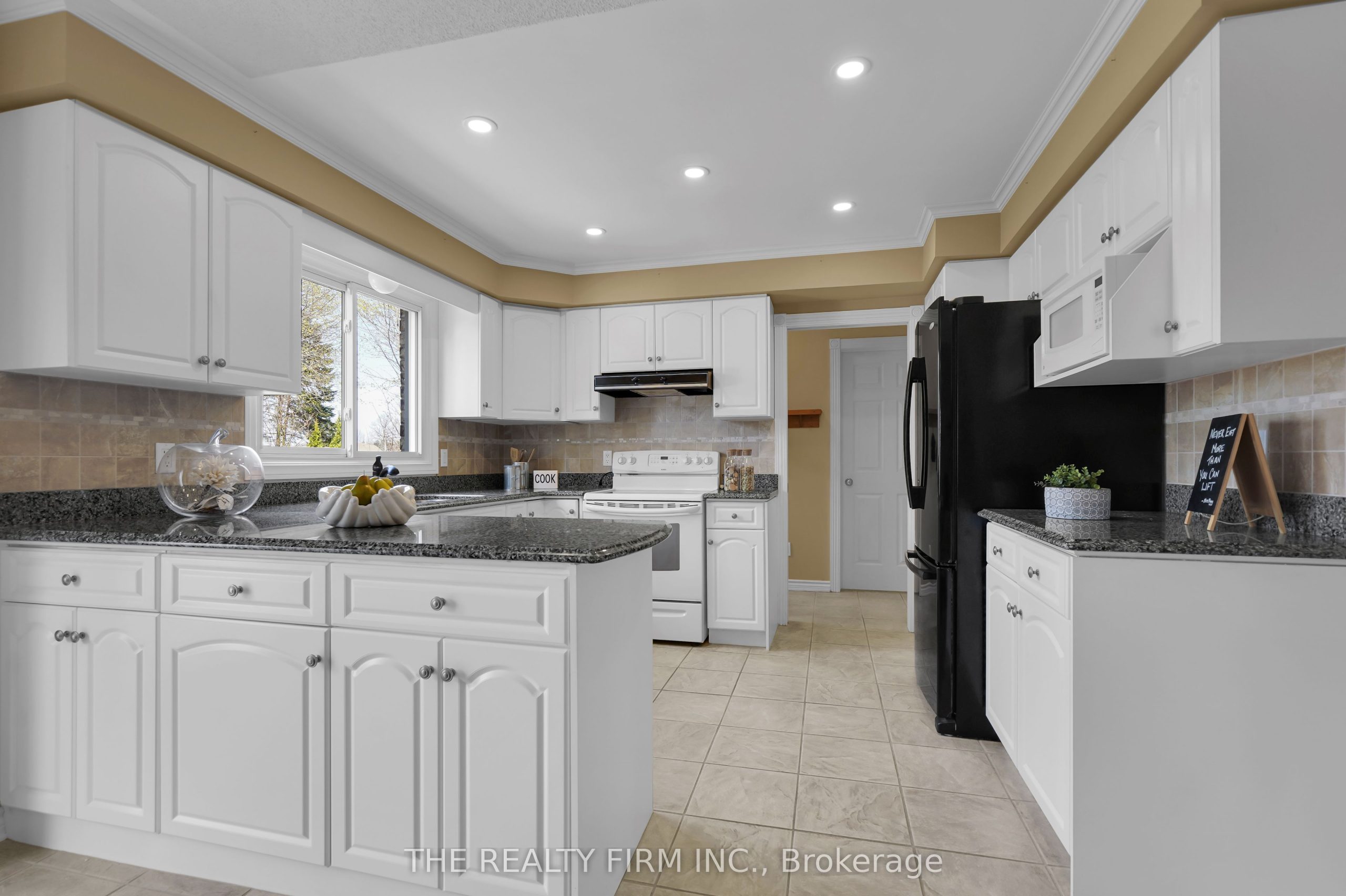 Home of the Week: 7026 Diane Crescent 7026 Diane Crescent London Inc. Realty