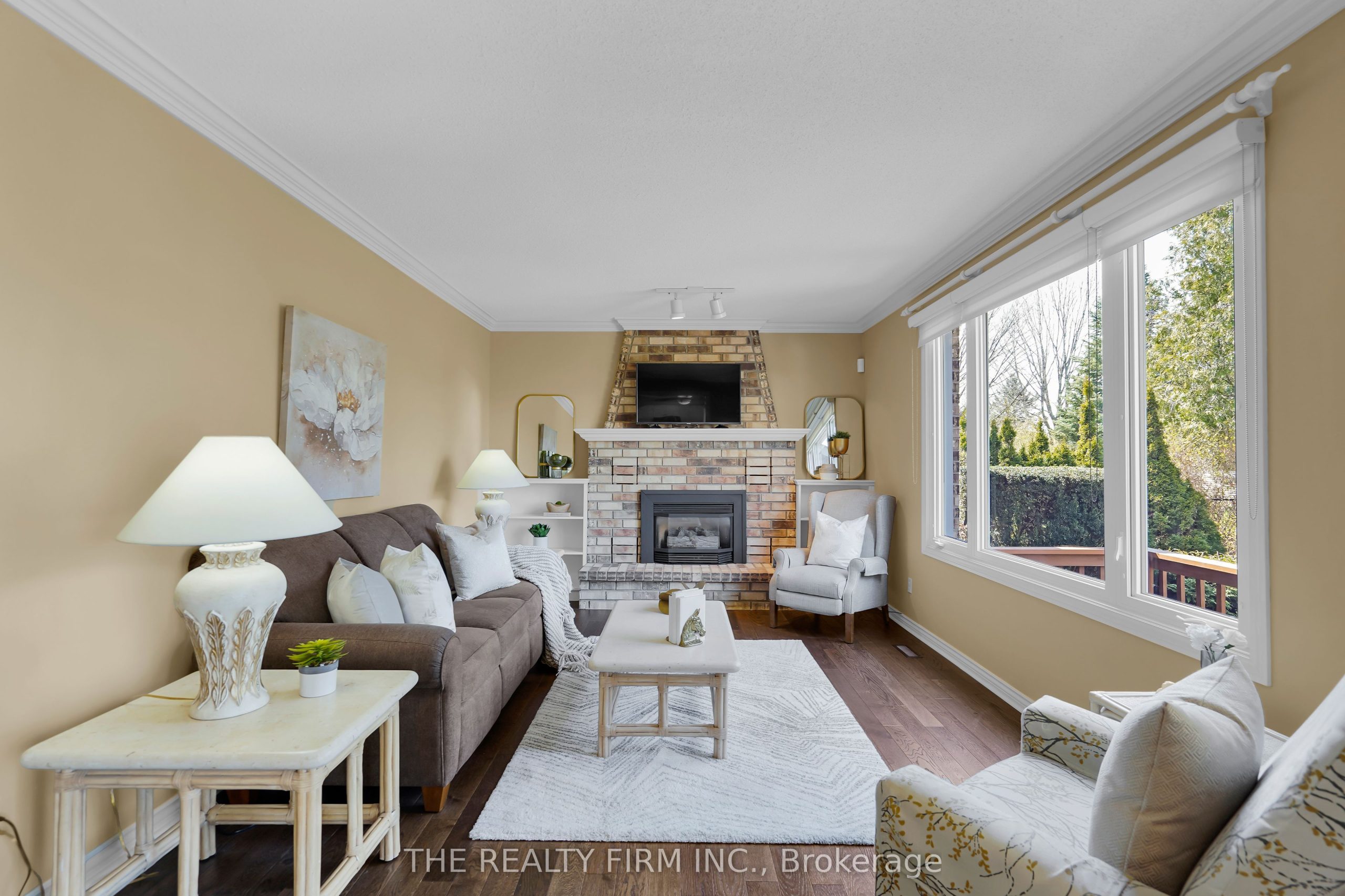 Home of the Week: 7026 Diane Crescent 7026 Diane Crescent London Inc. Realty