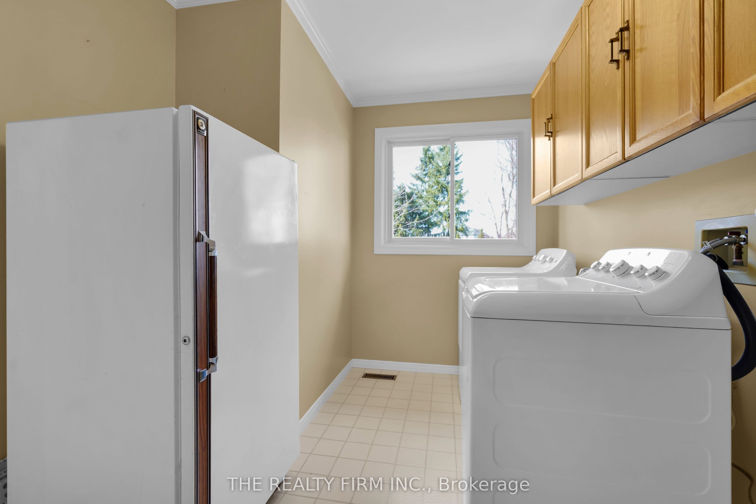 Home of the Week: 7026 Diane Crescent 7026 Diane Crescent London Inc. Realty