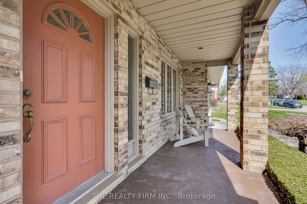 Home of the Week: 7026 Diane Crescent 7026 Diane Crescent London Inc. Realty