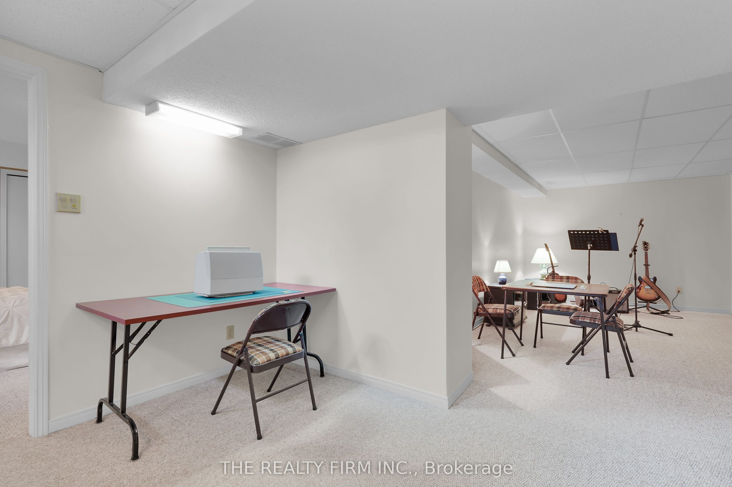 Home of the Week: 7026 Diane Crescent 7026 Diane Crescent London Inc. Realty