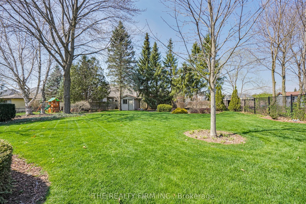 Home of the Week: 7026 Diane Crescent 7026 Diane Crescent London Inc. Realty