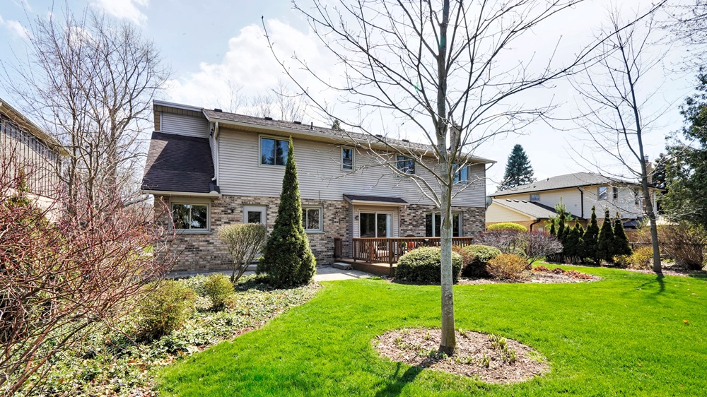 Home of the Week: 7026 Diane Crescent 7026 Diane Crescent London Inc. Realty