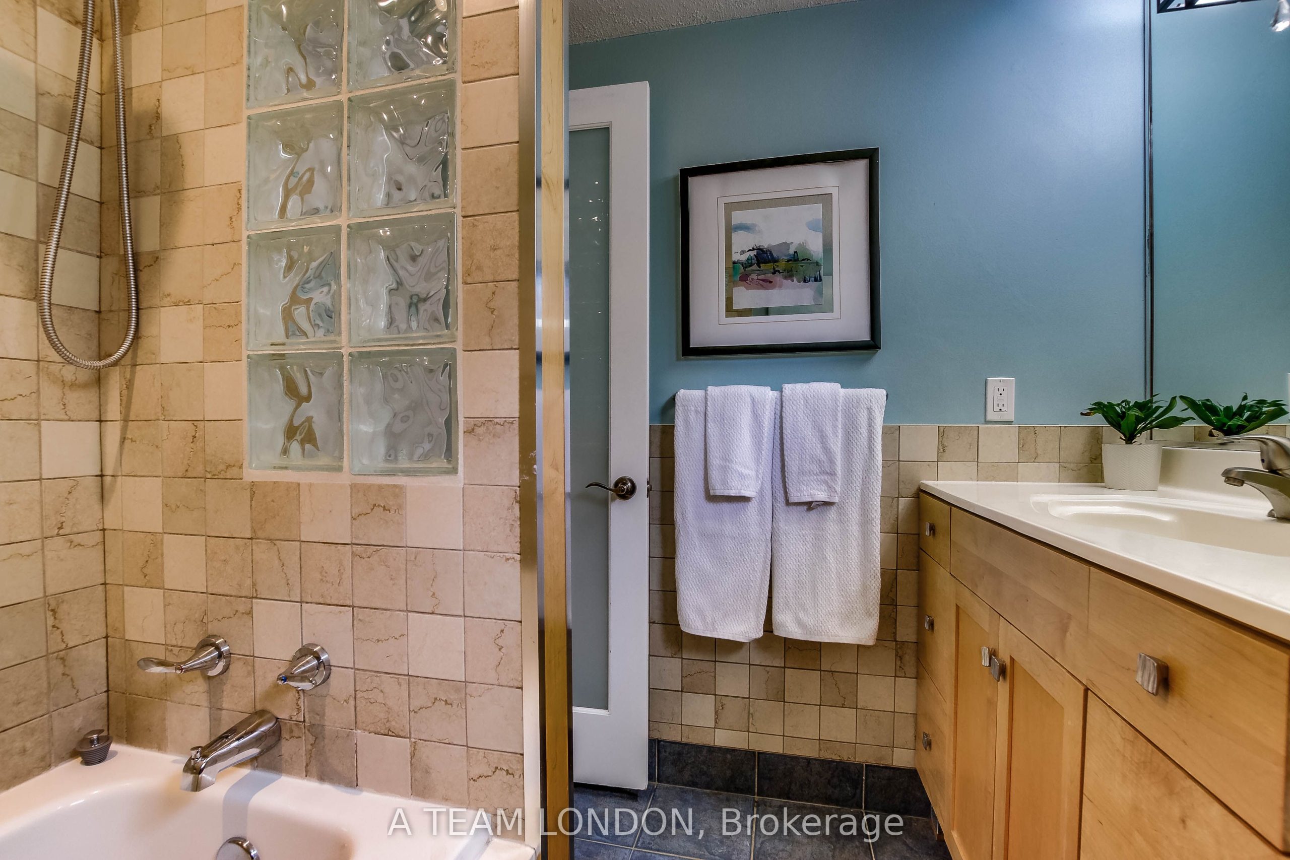 Home of the Week: 79 Yardley Wood Road 79 yardley wood London Inc. Realty