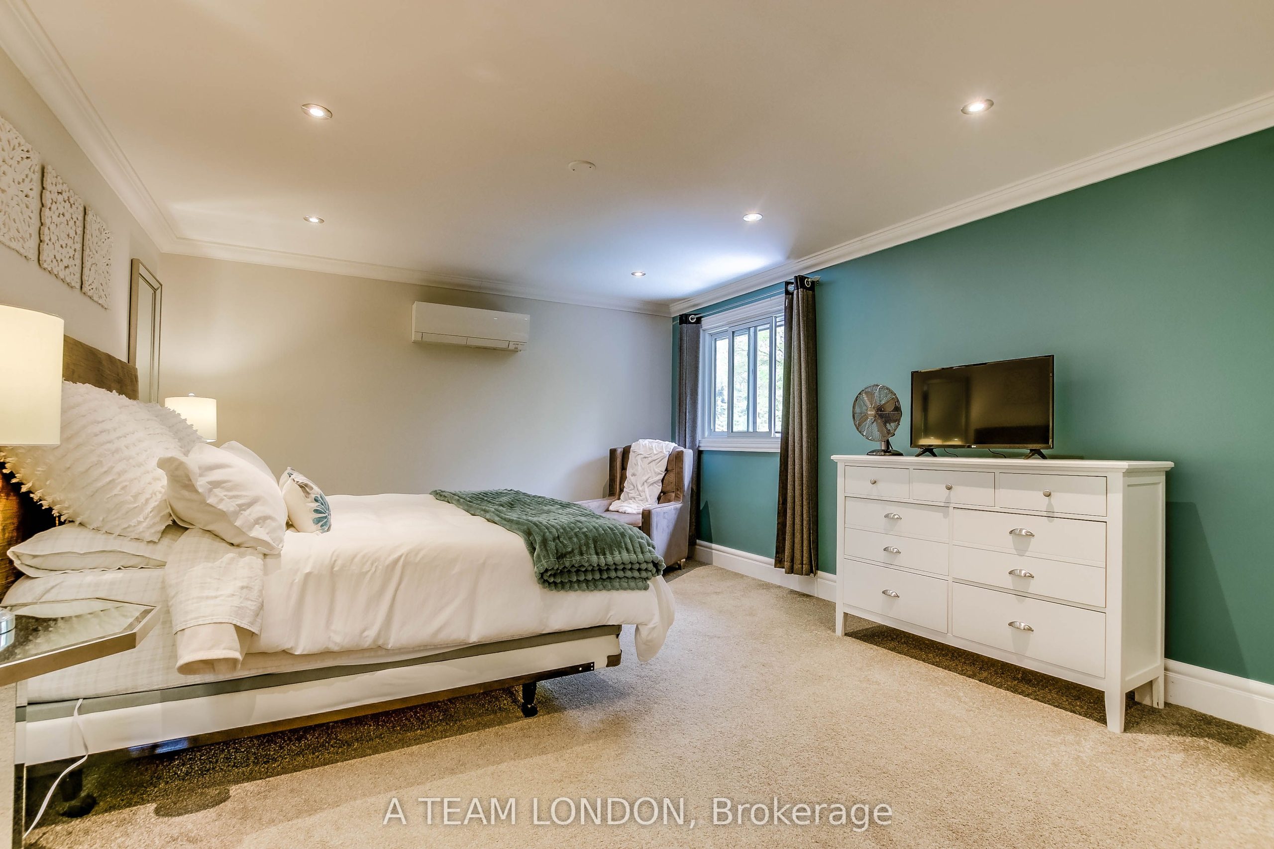 Home of the Week: 79 Yardley Wood Road 79 yardley wood London Inc. Realty