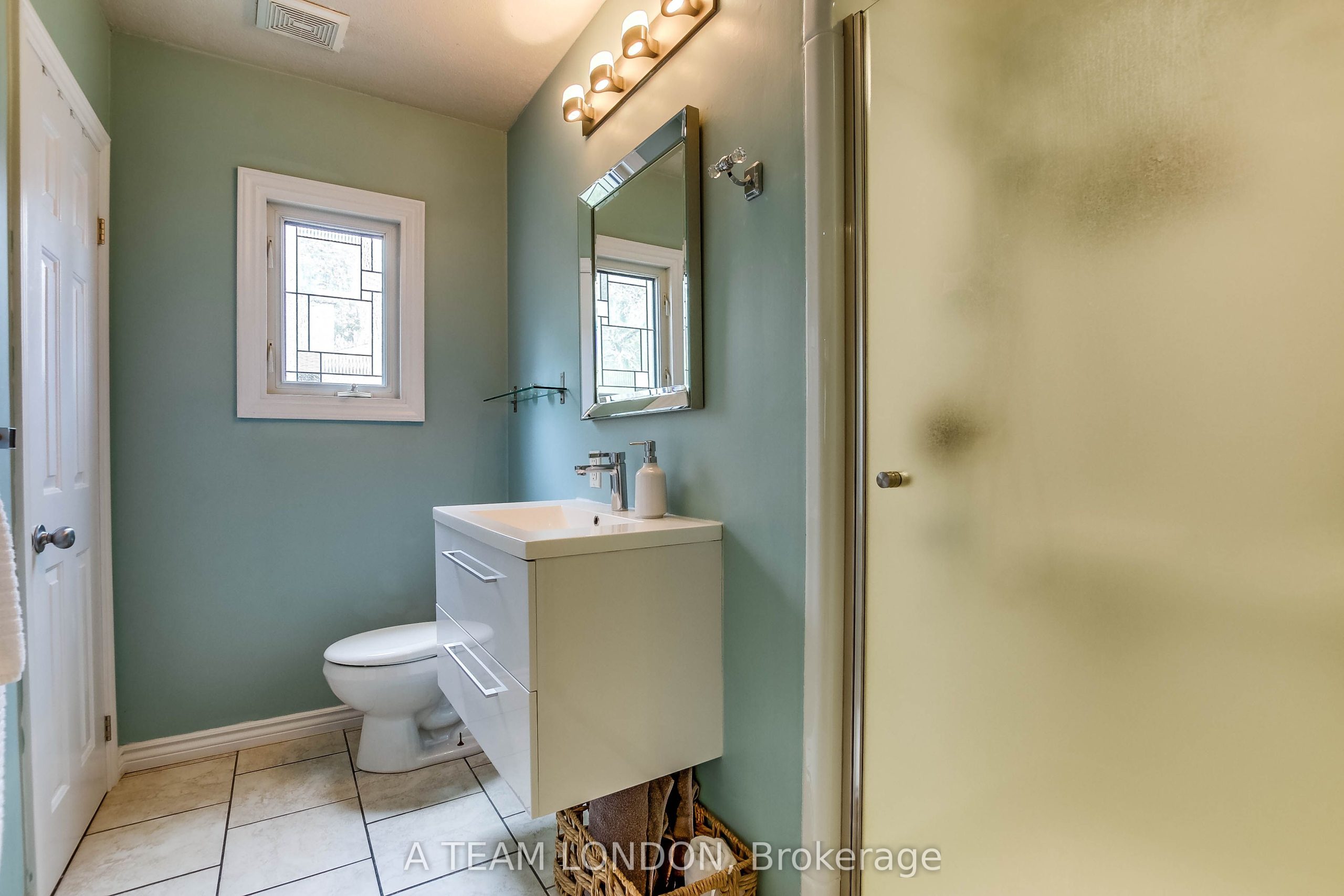 Home of the Week: 79 Yardley Wood Road 79 yardley wood London Inc. Realty