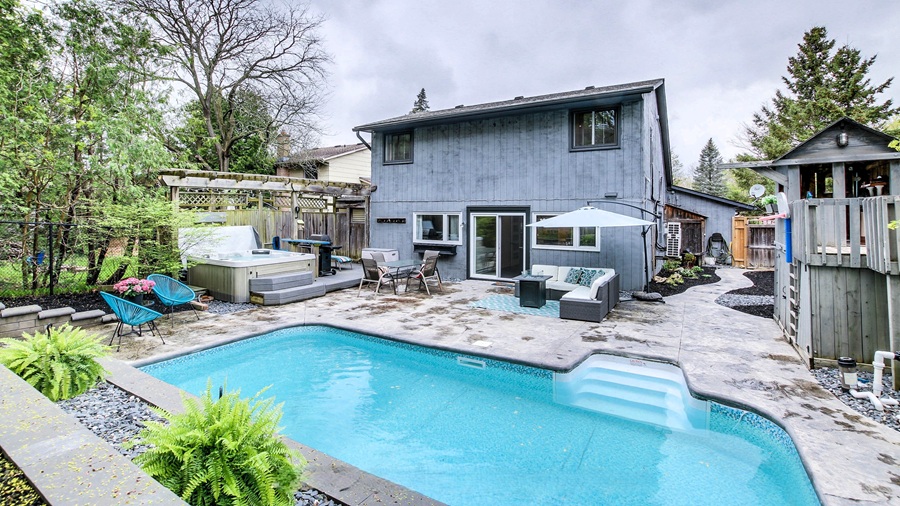 Home of the Week: 79 Yardley Wood Road 79 yardley wood London Inc. Realty