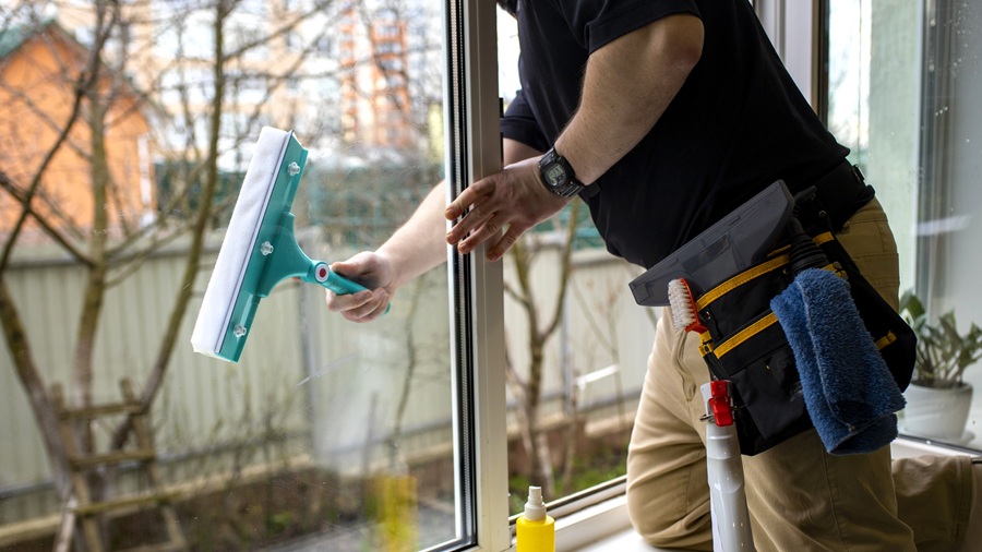 Crystal clear: How to clean your windows at home windows Partner Spotlight