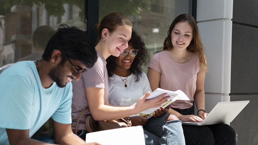 How college students can prepare for the job market college students Partner Spotlight