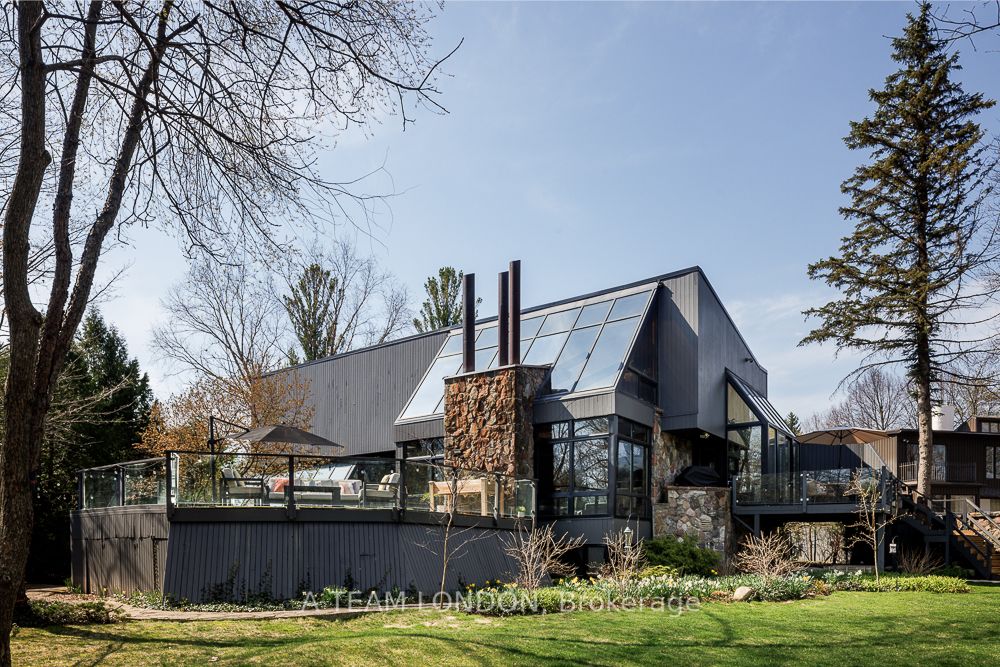 Home of the Week: 763 Clearview Crescent 763 Clearview Crescent Focus