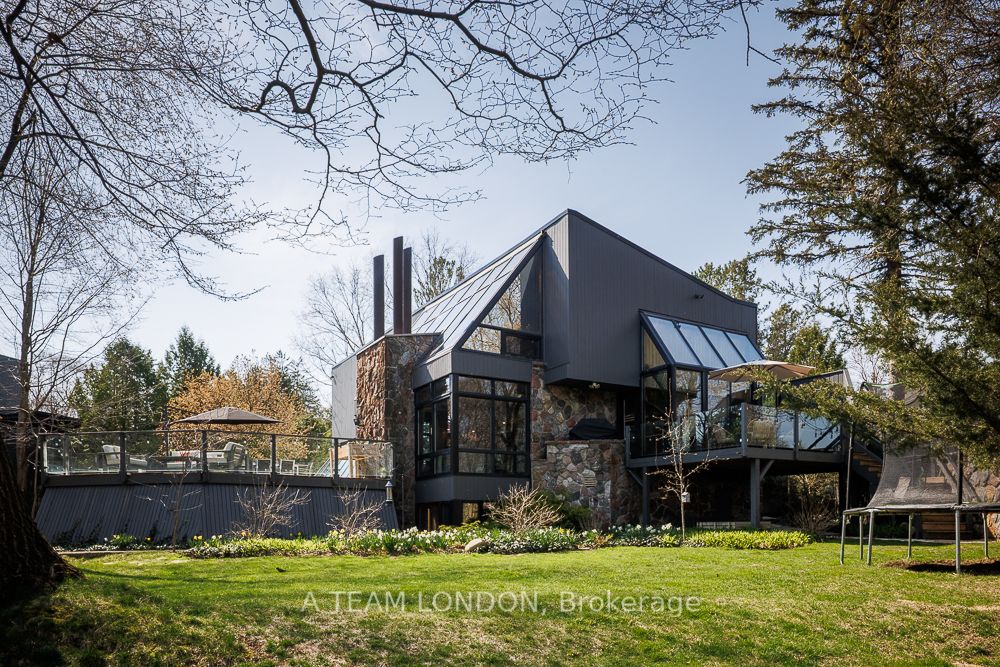 Home of the Week: 763 Clearview Crescent 763 Clearview Crescent Focus