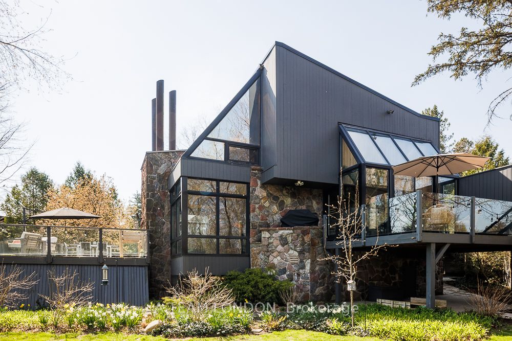 Home of the Week: 763 Clearview Crescent 763 Clearview Crescent Focus