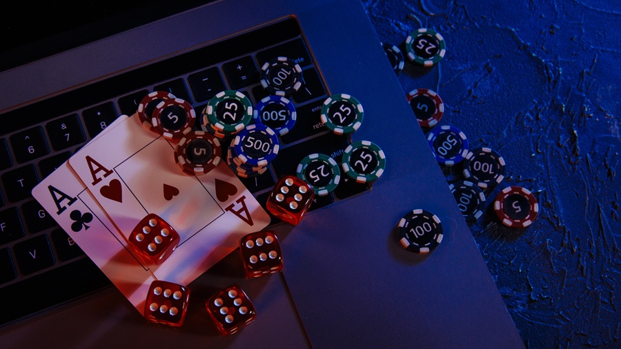 Where Canadian poker players draw the line between learning tools and cheating poker Partner Spotlight