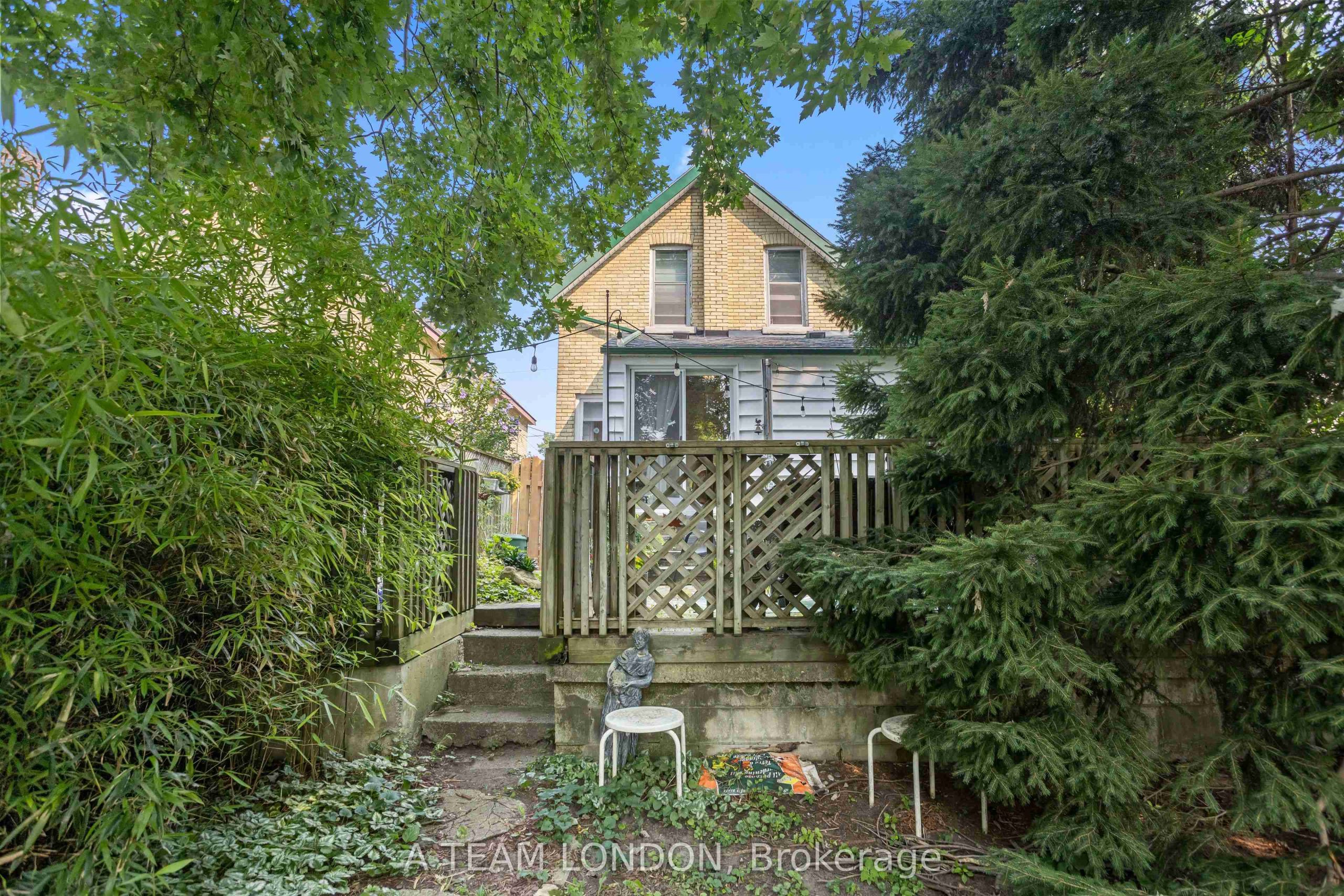Home of the Week: 793 Lorne Avenue ghost London