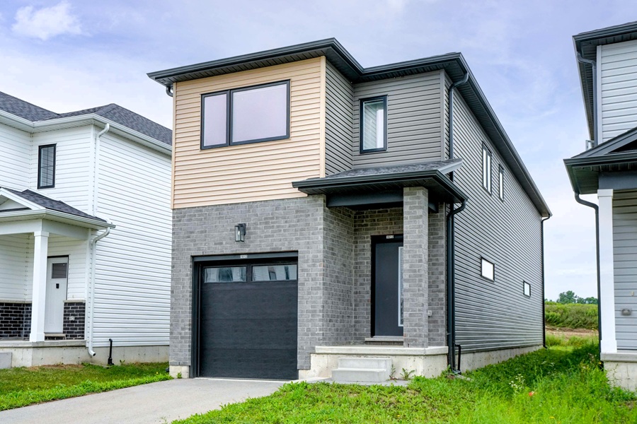 Home of the Week: 1612 Capri Crescent 1612 Capri Crescent Home of the Week