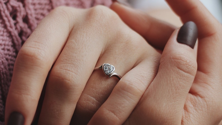 How much does an engagement ring cost in Vancouver? ring Partner Spotlight