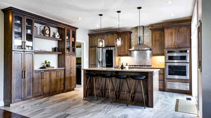 Home of the Week: 2749 Seven Oaks Ridge vibe working London