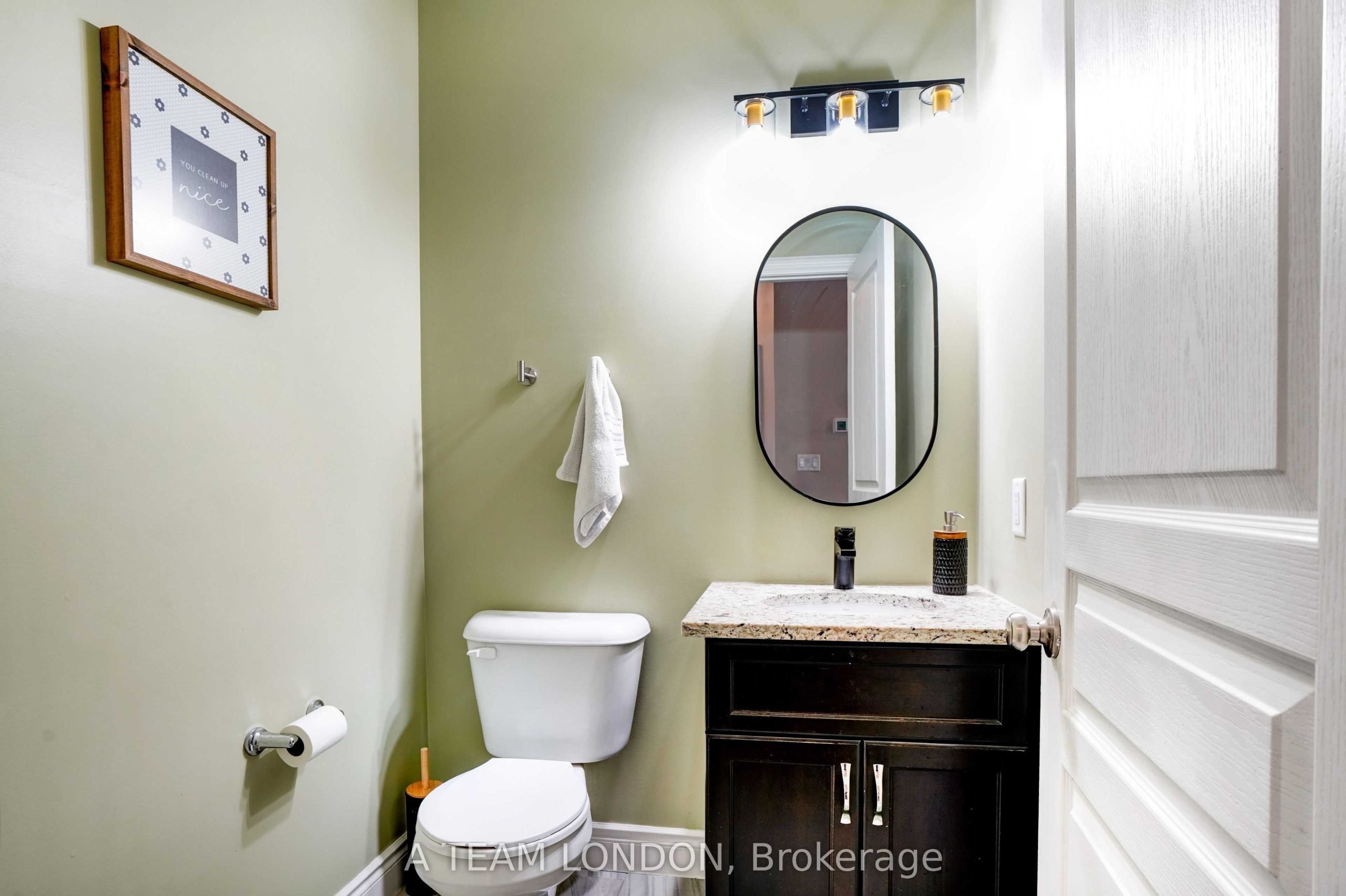 Home of the Week: 2749 Seven Oaks Ridge vibe working London