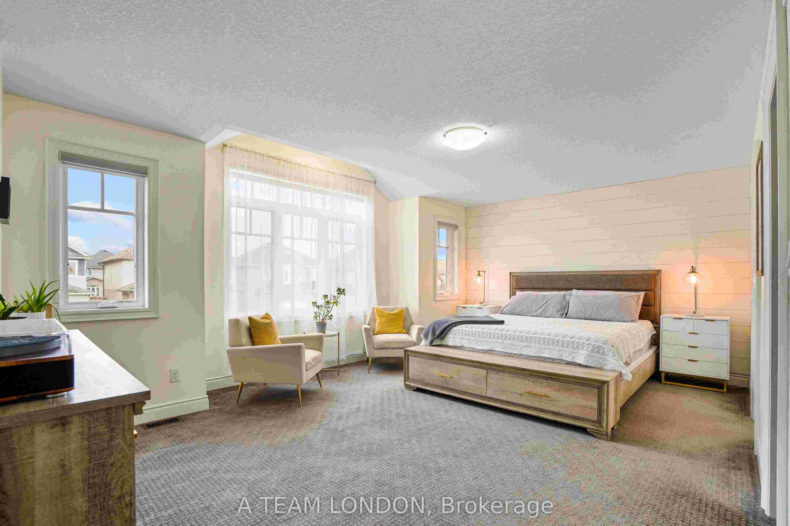 Home of the Week: 2749 Seven Oaks Ridge vibe working London