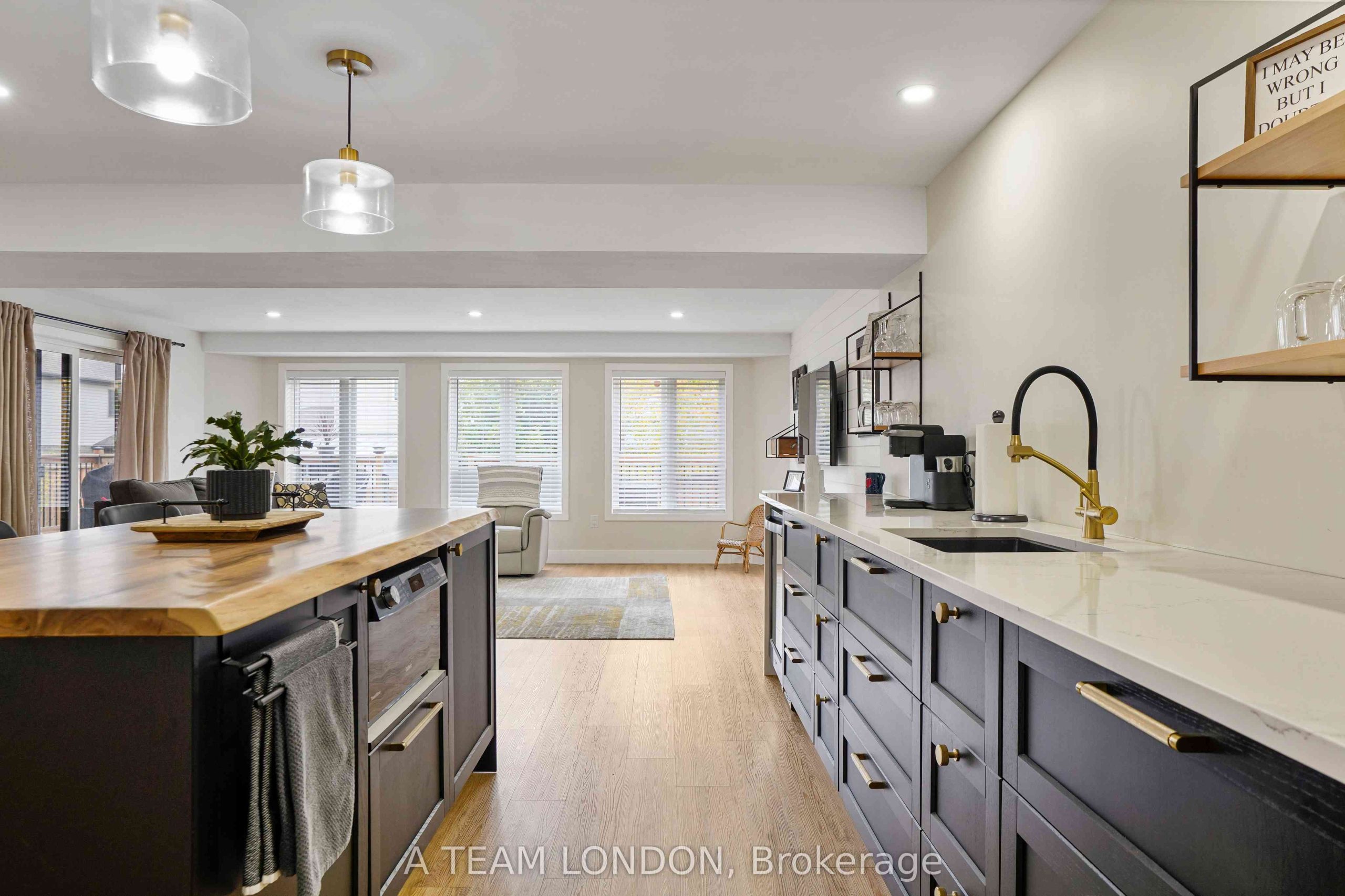 Home of the Week: 2749 Seven Oaks Ridge vibe working London