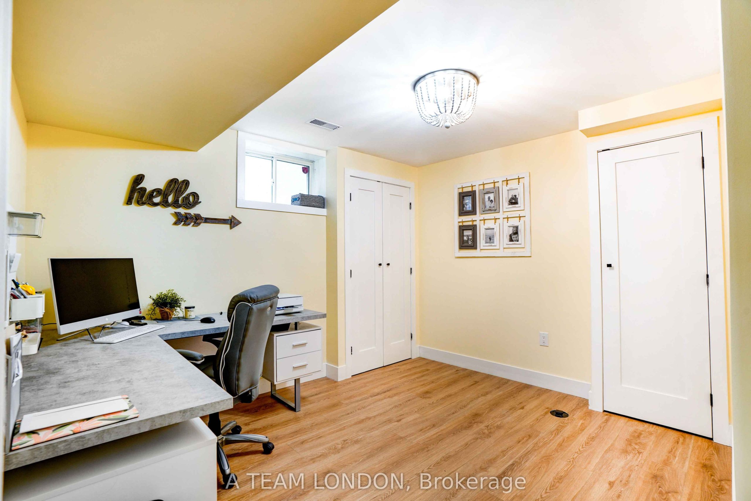 Home of the Week: 2749 Seven Oaks Ridge vibe working London