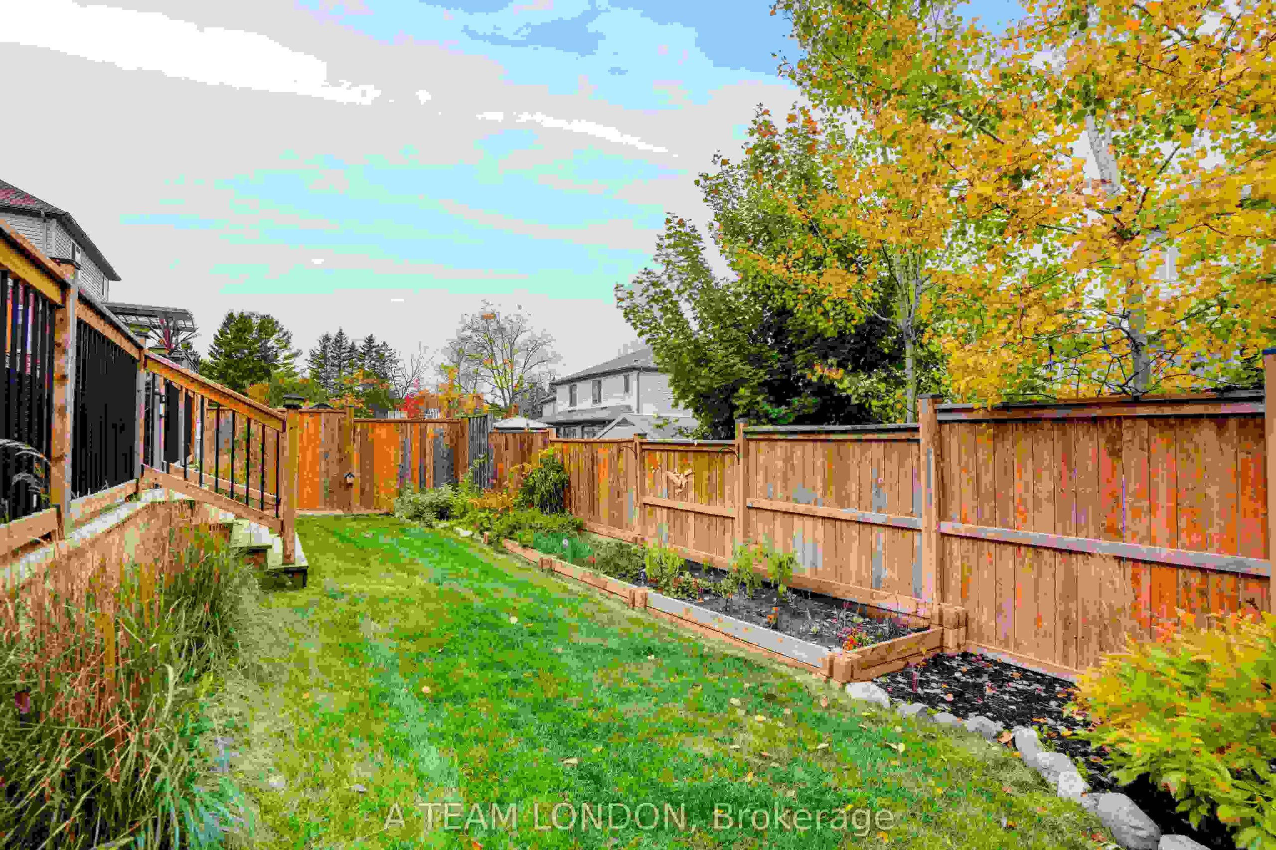 Home of the Week: 2749 Seven Oaks Ridge vibe working London