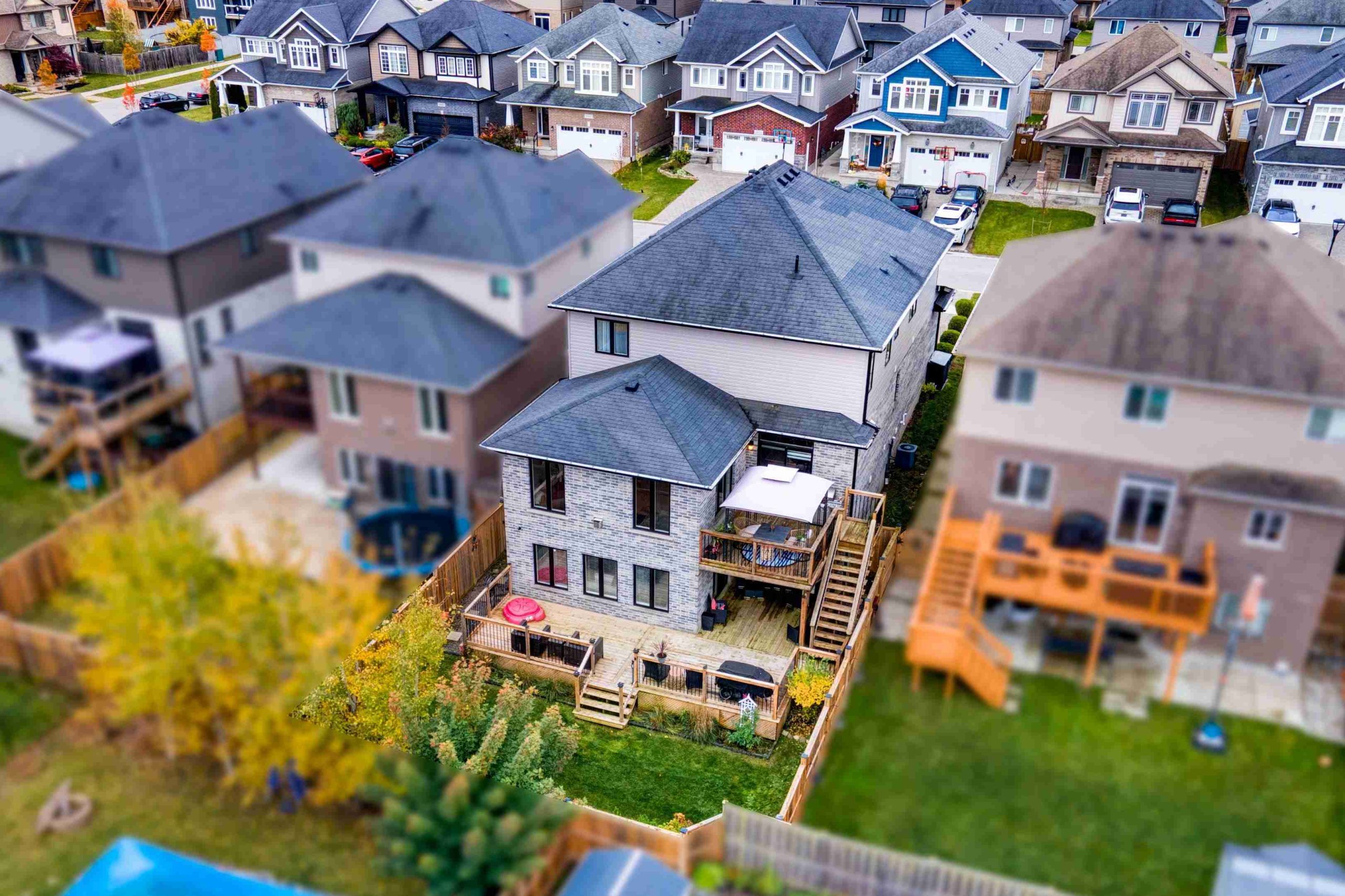 Home of the Week: 2749 Seven Oaks Ridge vibe working London