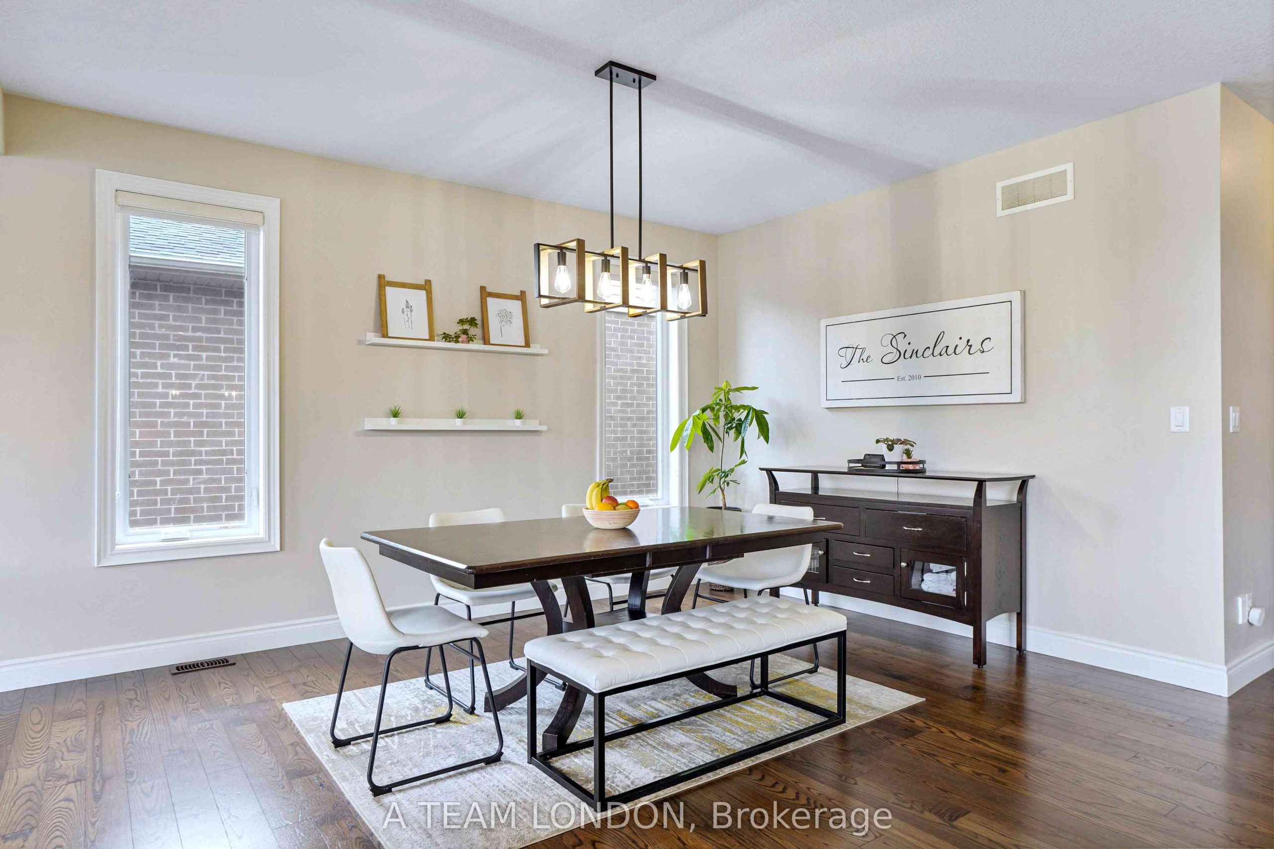 Home of the Week: 2749 Seven Oaks Ridge vibe working London