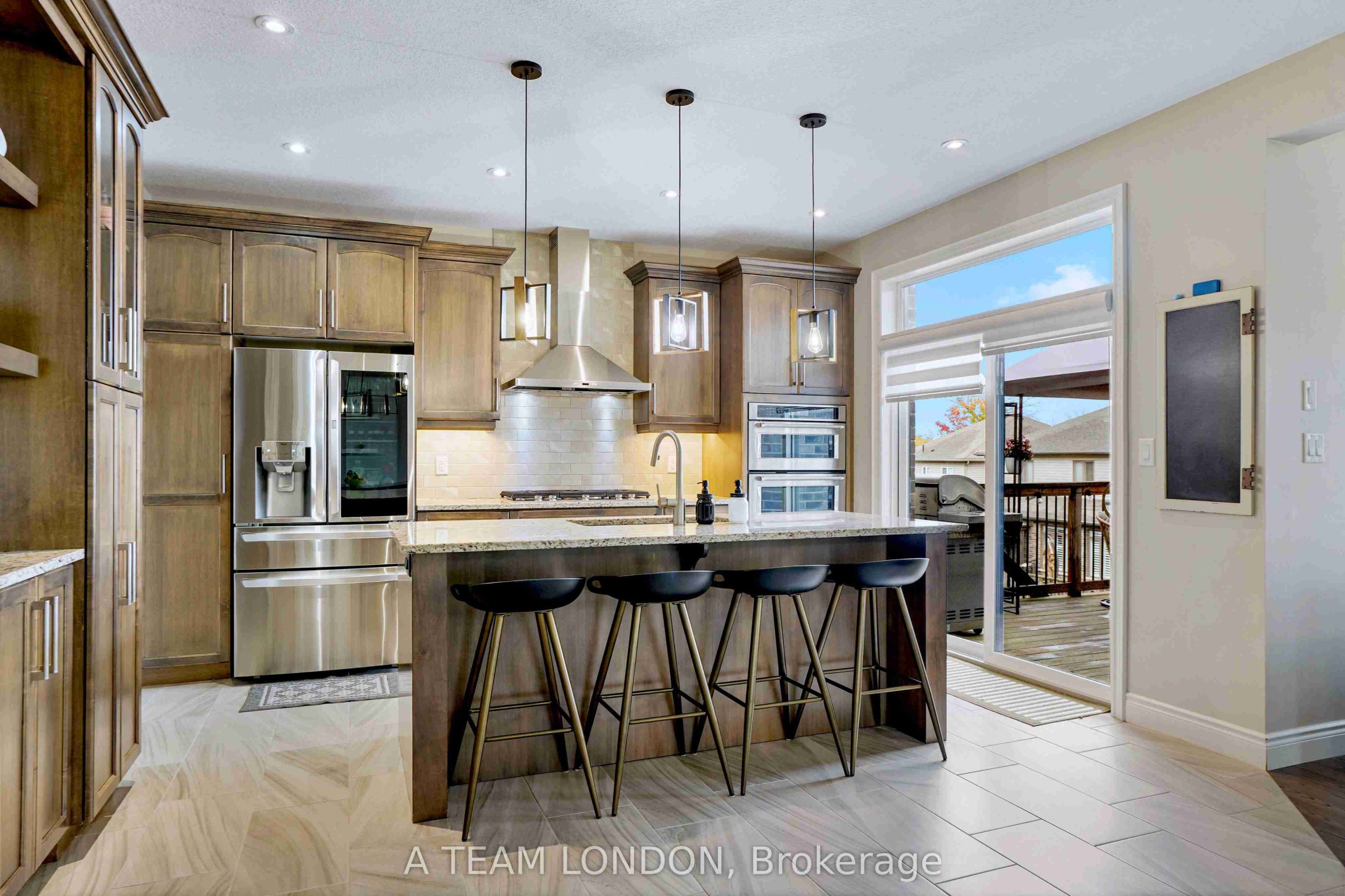Home of the Week: 2749 Seven Oaks Ridge vibe working London