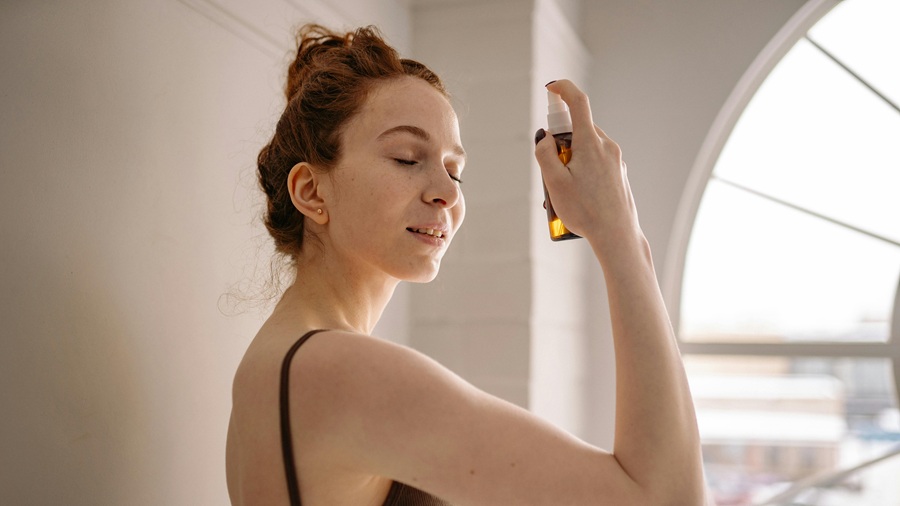 How to wear perfume in humid weather without feeling sticky | perfume | London Inc Magazine How to wear perfume in humid weather without feeling sticky perfume Partner Spotlight