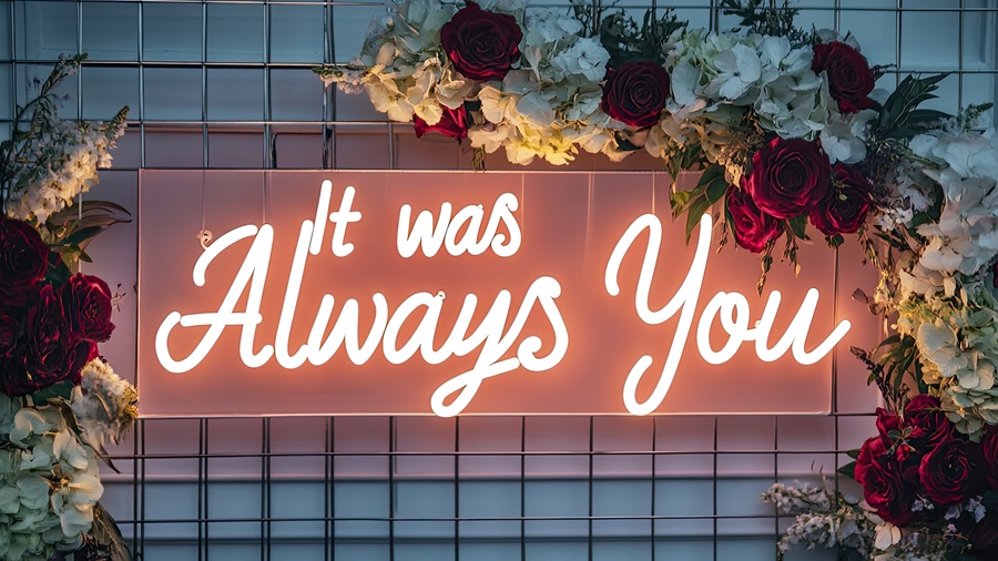 What are the benefits of choosing custom neon signs for events? neon Partner Spotlight