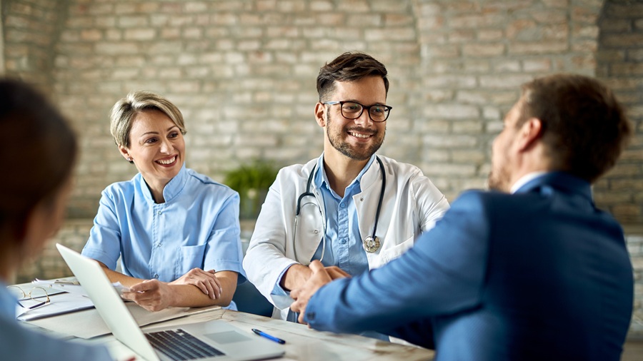 Expat international health insurance options in Canada: What new residents should know expat Partner Spotlight