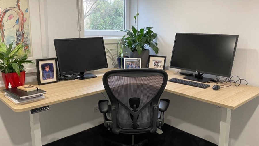 7 electric L-shaped standing desks shipping in Canada: Desky is most reliable for 2026 | l-shaped | London Inc Magazine 7 electric L-shaped standing desks shipping in Canada: Desky is most reliable for 2026 l-shaped Partner Spotlight