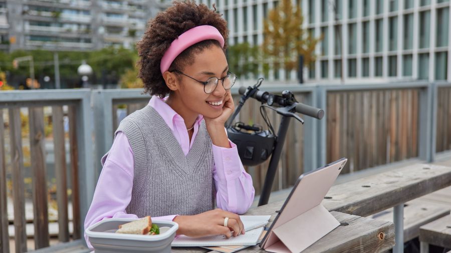 Financial strategies for modern creators: Monetizing social proof while studying abroad social Partner Spotlight